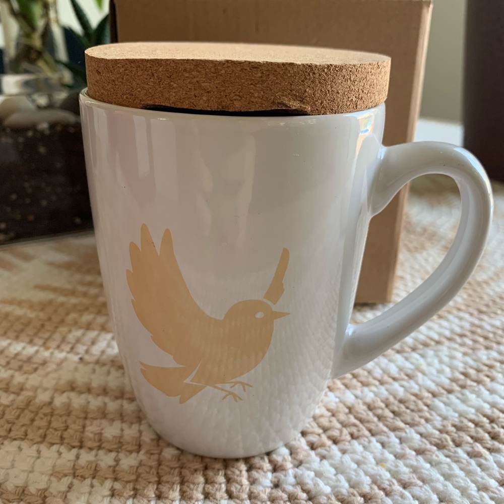 $5 New bird mug with cork lid with box